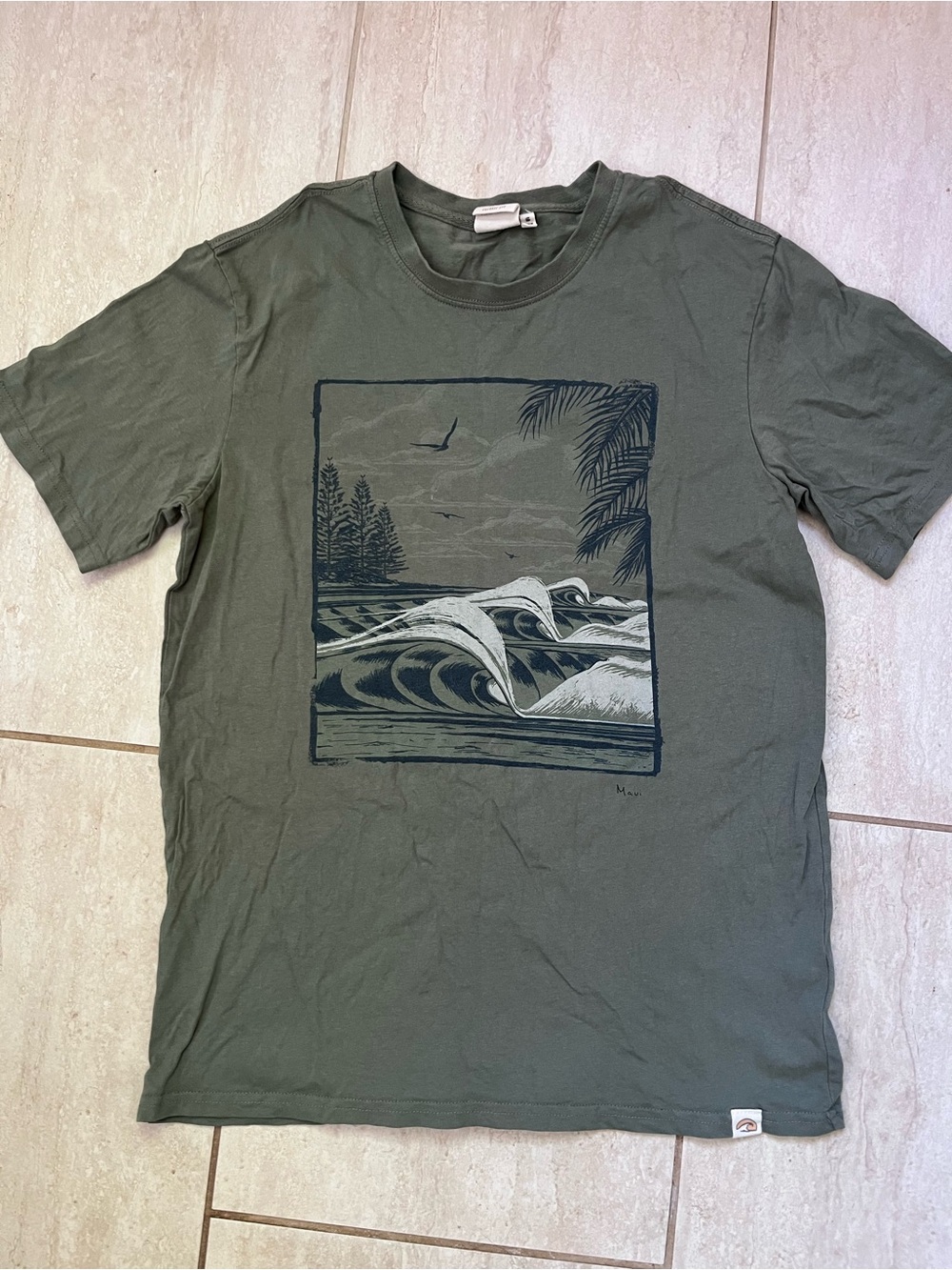 Maui Hawaii Souvenir Graphic Tee Olive Green Unisex S